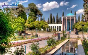تصویری از آرامگاه حافظ (حافظیه) یا یکی از باغ‌های شیراز، مناسب برای پکیج‌های تور لحظه آخری شیراز