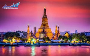 پوستر گرافیکی تور بانکوک لحظه آخری شامل نمایی از معابد طلایی و برج‌های مدرن با لوگوی کافه سفر پاز، مناسب برای بنر اصلی پکیج‌های جنوب شرق آسیا