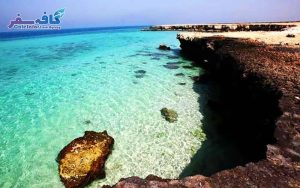 پوستر تبلیغاتی تور کیش لحظه آخری، نمای کلوب‌های دریایی و ساحل مرجانی، رزرو پکیج‌های مسافرتی داخلی با تخفیف ویژه در کافه سفر پاز