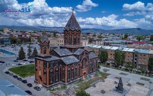 پوستر آفر تور ارمنستان لحظه آخری، نمای میدان جمهوری ایروان و جاذبه‌های گردشگری قفقاز، رزرو پکیج‌های مسافرتی در آژانس کافه سفر پاز