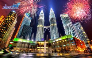 پوستر آفر تور مالزی لحظه آخری، نمای برج‌های پتروناس و معابد باتو کیو، رزرو آنلاین پکیج‌های مسافرتی شرق آسیا در کافه سفر پاز