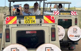 ماشین های سافاری کافه سفر در تور آفریقا