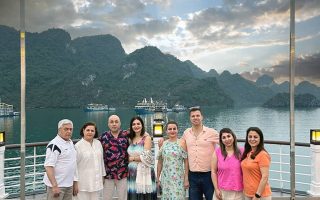 تصاویر تور گروهی ویتنام کافه سفر